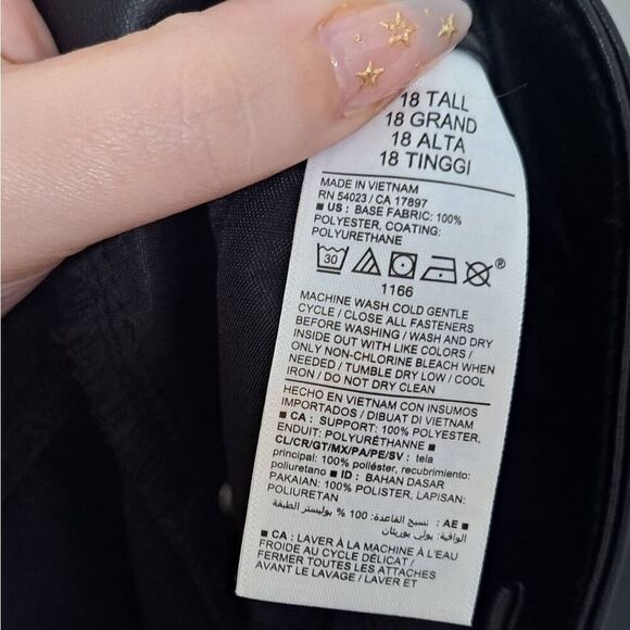 Old Navy Women's Plus Size OG High Rise Straight Vegan Leather size 18 Tall NWOT - Picture 7 of 7